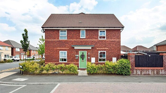 3 Bedroom Semi-Detached House For Sale In Jenkin Close, New Rossington, Doncaster, DN11