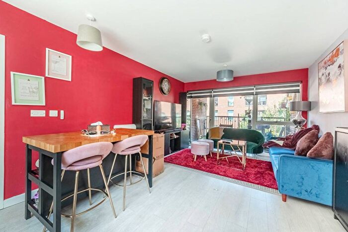 2 Bedroom Flat To Rent In Eastman Village, Harrow, HA1