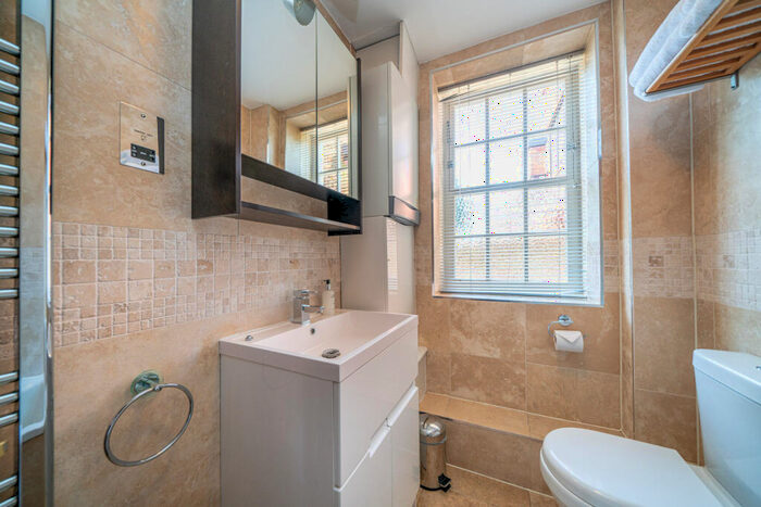 2 Bedroom Apartment To Rent In Romeland Hill, St Albans, Hertfordshire, AL3