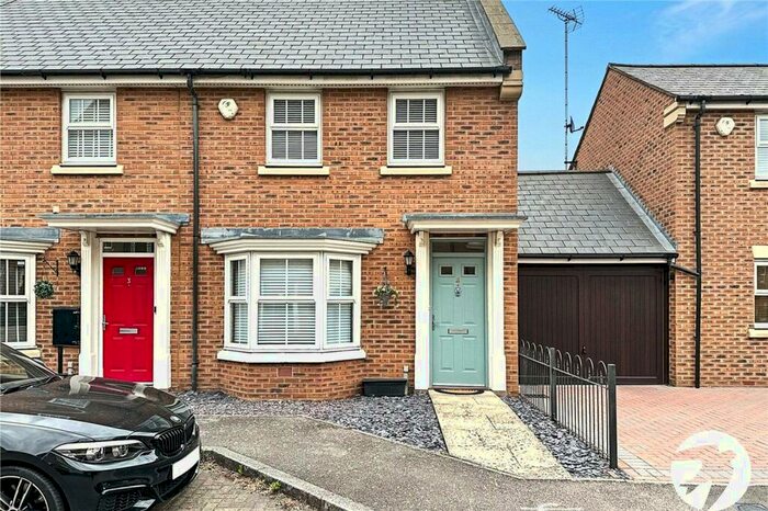 3 Bedroom End Of Terrace House To Rent In Empire Walk, Greenhithe, Kent, DA9