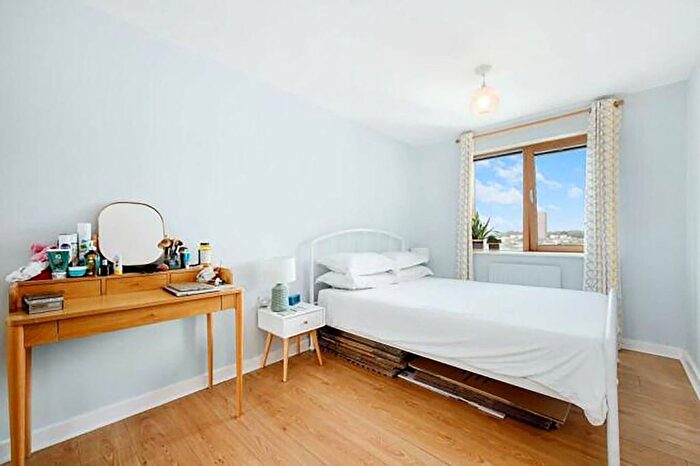 2 Bedroom Flat To Rent In Pancras Way, Bow, London, E3