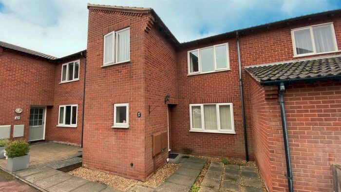 3 Bedroom Town House To Rent In Church Mews, Spondon, Derby, DE21