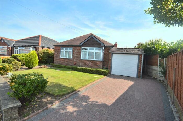 3 Bedroom Detached Bungalow To Rent In Wincham Road, Sale, M33