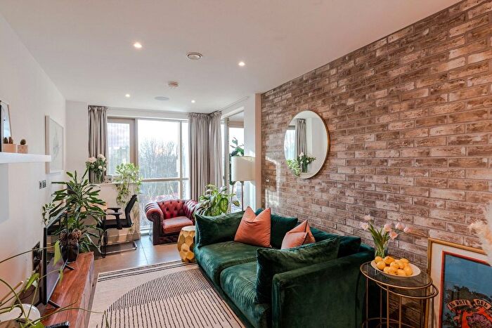 1 Bedroom Flat For Sale In White Post Lane, London, E9