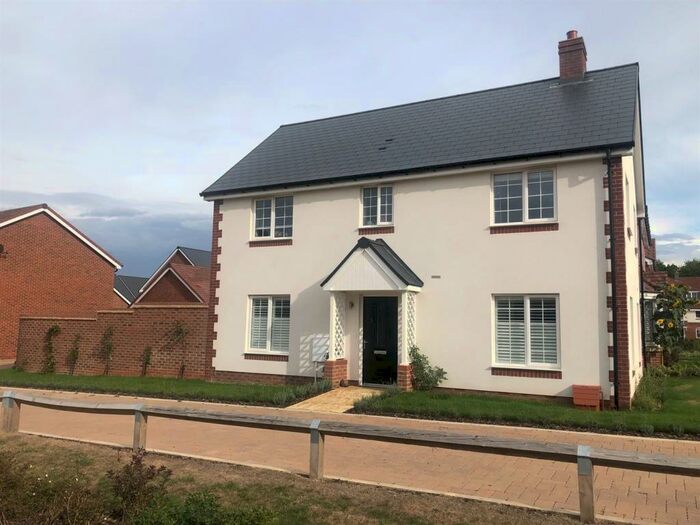 4 Bedroom Detached House To Rent In Hedgehog Way, Berkhamsted, HP4