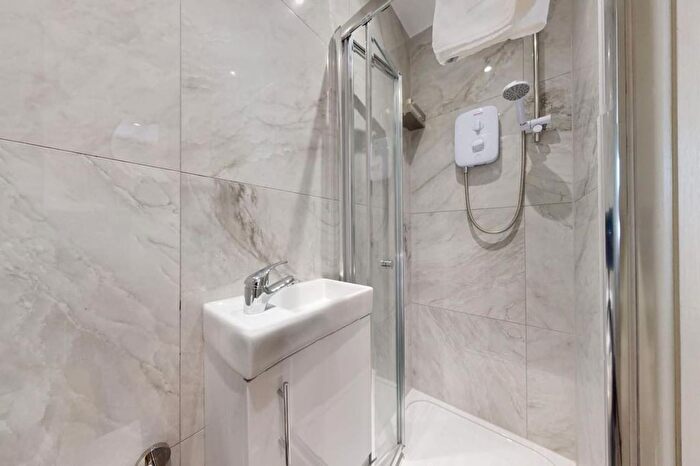 1 Bedroom Studio To Rent In Battersea High Street, London, SW11