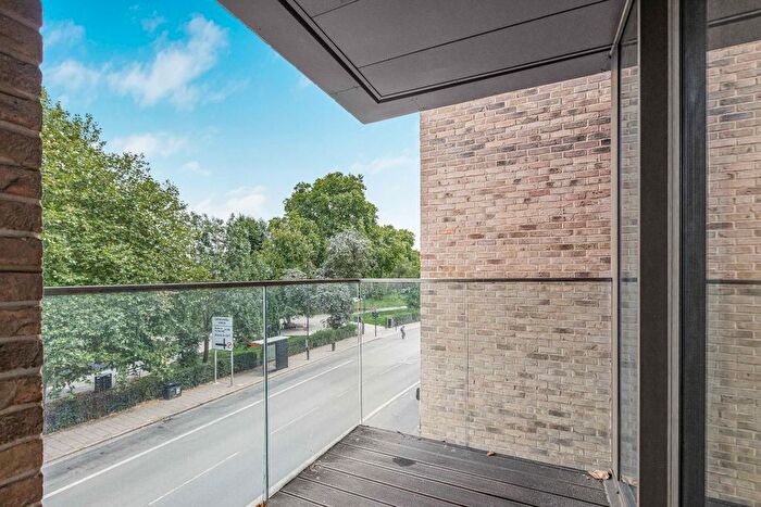 2 Bedroom Flat For Sale In Camberwell Passage, London, SE5