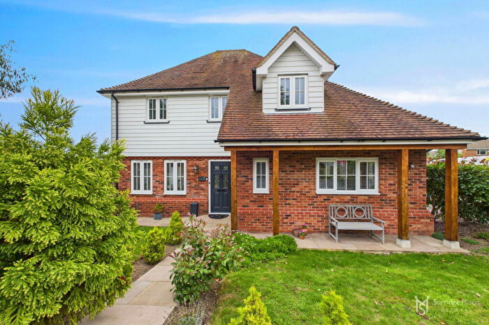 4 Bedroom Detached House For Sale In Oak Fields, Hailsham, East Sussex, BN27