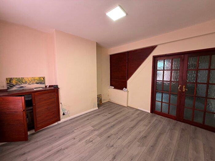 3 Bedroom Terraced House For Sale In Jarrom Street, Leicester, LE2