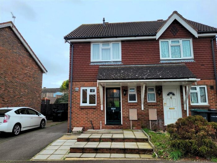 2 Bedroom Semi-Detached House To Rent In Richmond Drive, Gravesend, DA12