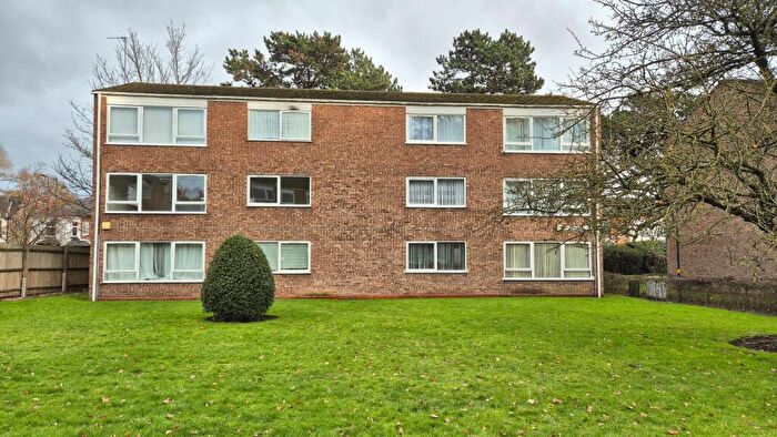 2 Bedroom Apartment To Rent In South Grove, Erdington, Birmingham, B23