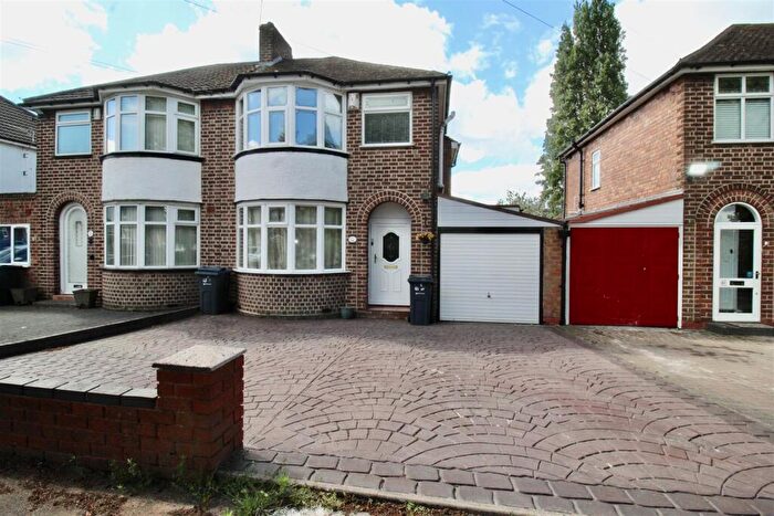 3 Bedroom Semi-Detached House For Sale In Heath Way, Hodge Hill, Birmingham, B34