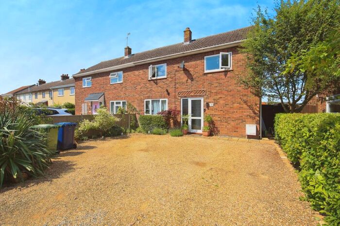 3 Bedroom Semi-Detached House For Sale In Tithe Road, Chatteris, PE16