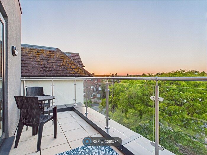 3 Bedroom Flat To Rent In Bexhill-On-Sea, Bexhill-On-Sea, TN39