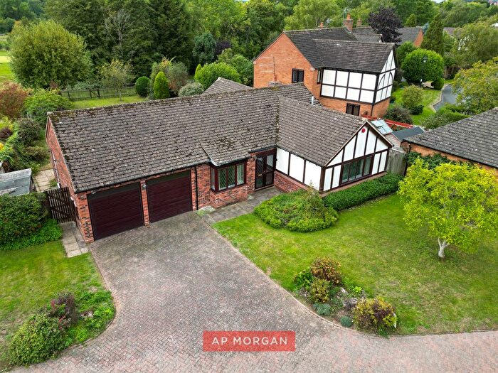 3 Bedroom Bungalow For Sale In Hither Green Lane, Abbey Park, Redditch, Worcestershire, B98