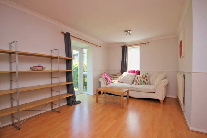 1 Bedroom Apartment To Rent In Crabtree Court, Hemel Hempstead, HP3