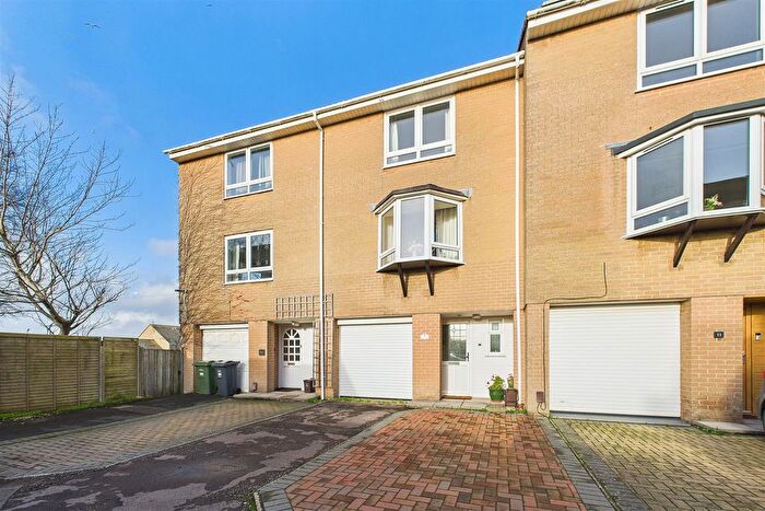 3 Bedroom Town House For Sale In Friary Close, Clevedon, BS21