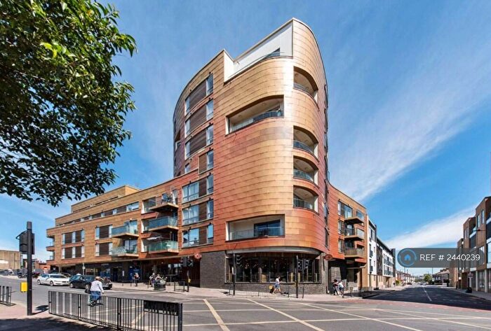 2 Bedroom Flat To Rent In Chamberlayne Road, London, NW10