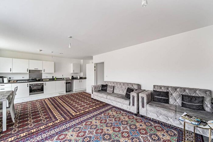 2 Bedroom Flat For Sale In Grahame Park Way, Colindale, London, NW9