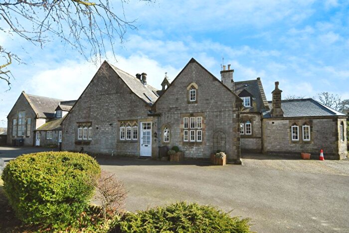 2 Bedroom Character Property For Sale In The Old School Close, Tideswell, Buxton, SK17