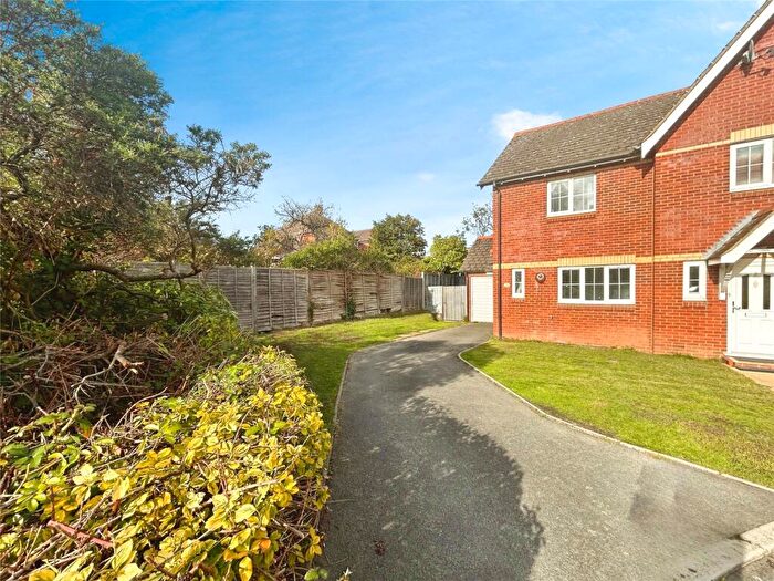 2 Bedroom End Of Terrace House For Sale In Old School Close, Fleet, Hampshire, GU51