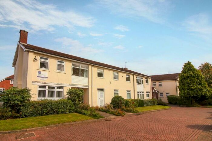 1 Bedroom Retirement Property For Sale In Thorntree Drive, Whitley Bay, NE25