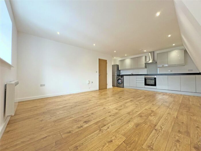 1 Bedroom Penthouse To Rent In East Grinstead, RH19