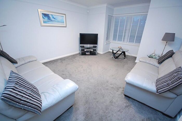 2 Bedroom Flat To Rent In Viewfield Court, West End, City Centre, Aberdeen, AB15