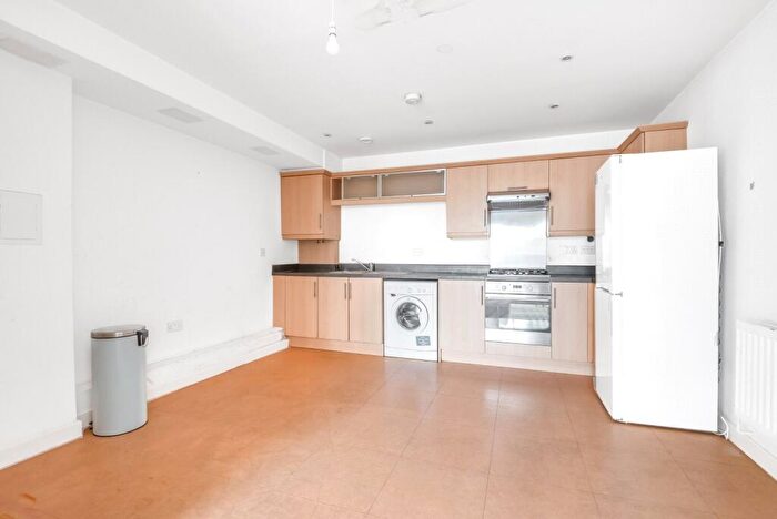 2 Bedroom Flat To Rent In Charlton Road, London, SE7
