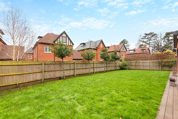 6 Bedroom Detached House For Sale In Taplow Riverside, Maidenhead, SL6