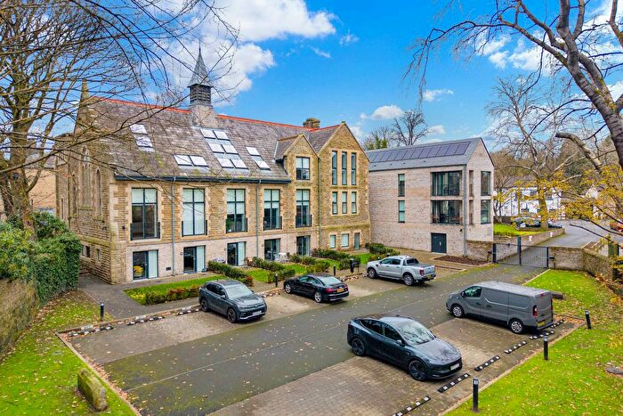 2 Bedroom Flat To Rent In Lea Gate, Bolton, Greater Manchester, BL2