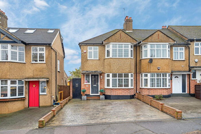 3 Bedroom Semi Detached House For Sale In Mount Park Road, Pinner, HA5