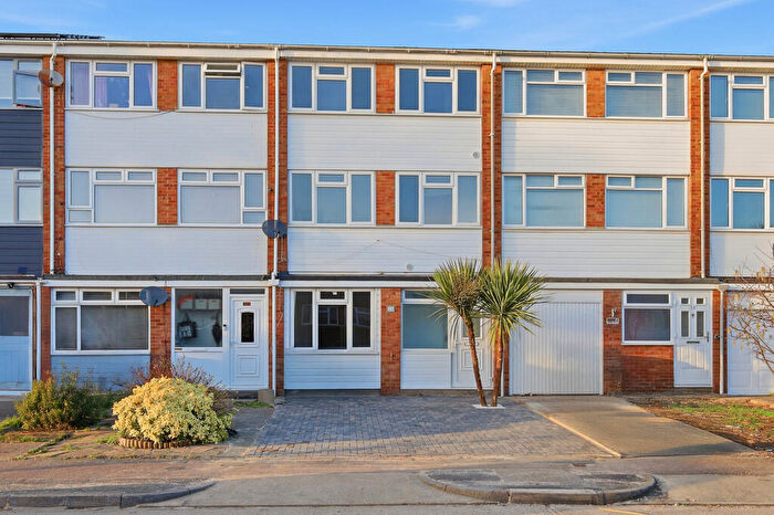 5 Bedroom Town House For Sale In Butterys, Thorpe Bay, SS1