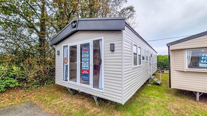 2 Bedroom Park Home For Sale In Polperro Holiday Park, PL13