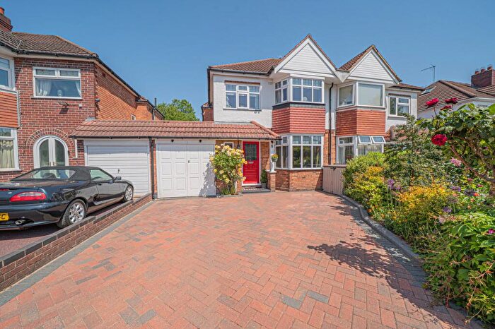 3 Bedroom Semi Detached House For Sale In Welford Road, Shirley, B90