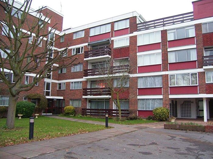 3 Bedroom Flat To Rent In Thackeray Court, Hanger Vale Lane, London, Greater London, W5