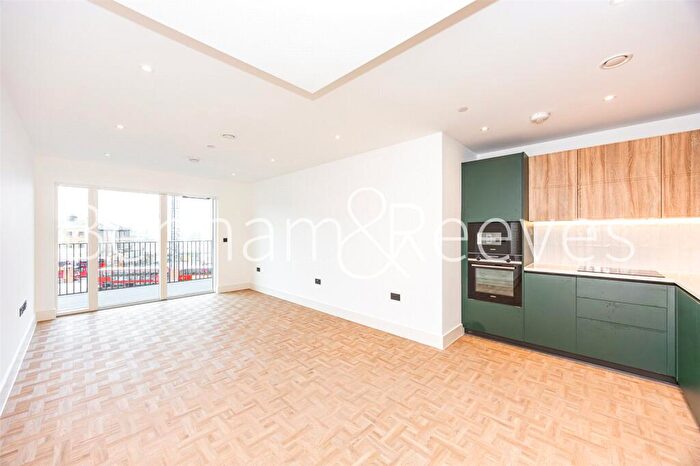 2 Bedroom Property To Rent In Danvers Avenue, London, SW11