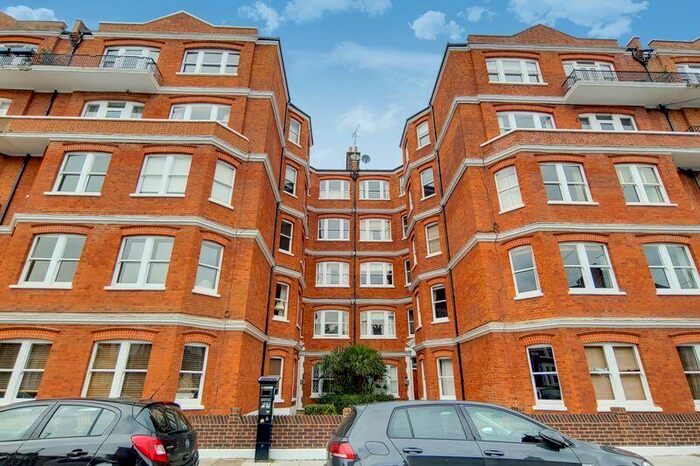 2 Bedroom Flat To Rent In Lurline Gardens, London, SW11