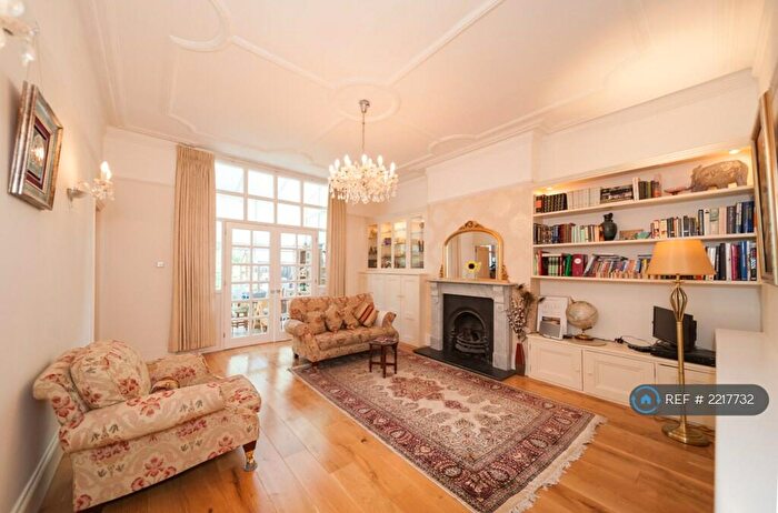 2 Bedroom Flat To Rent In Chatsworth Road, London, NW2