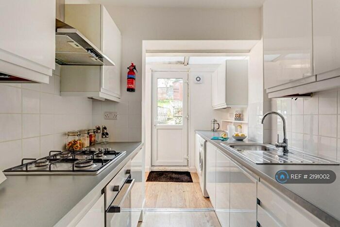 5 Bedroom Semi-Detached House To Rent In Bevendean Crescent, Brighton, BN2