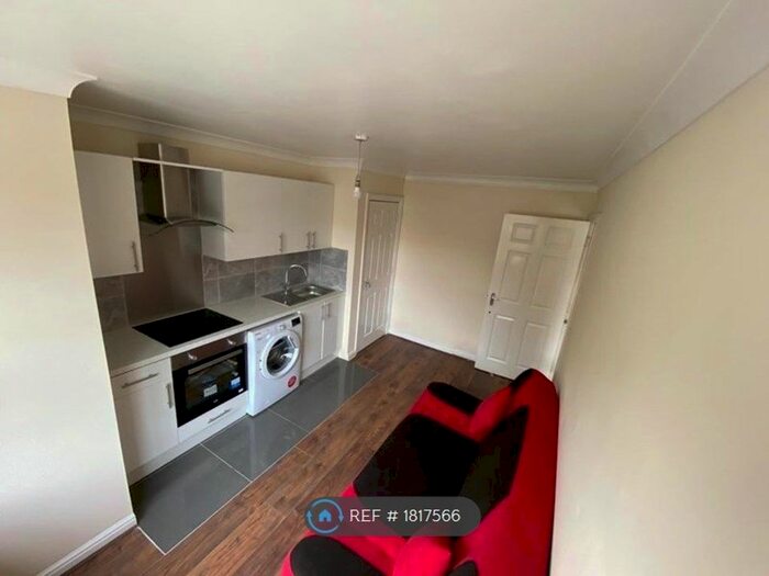 1 Bedroom Flat To Rent In Louise Court, Wealdstone, Harrow, HA3