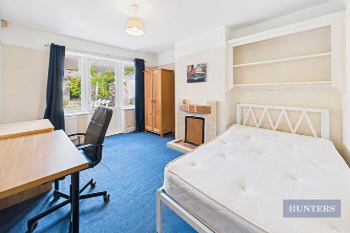 4 Bedroom Semi-Detached House To Rent In Burgess Road, Southampton, SO16