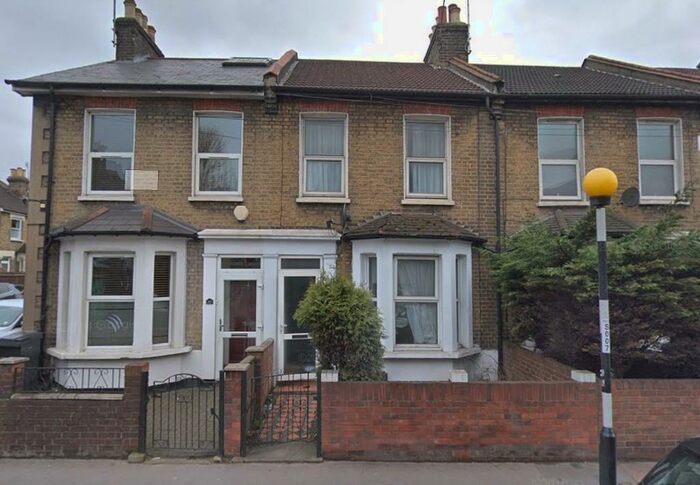 3 Bedroom Terraced House To Rent In A Three Bedroom Property To Rent In Croydon, CR0