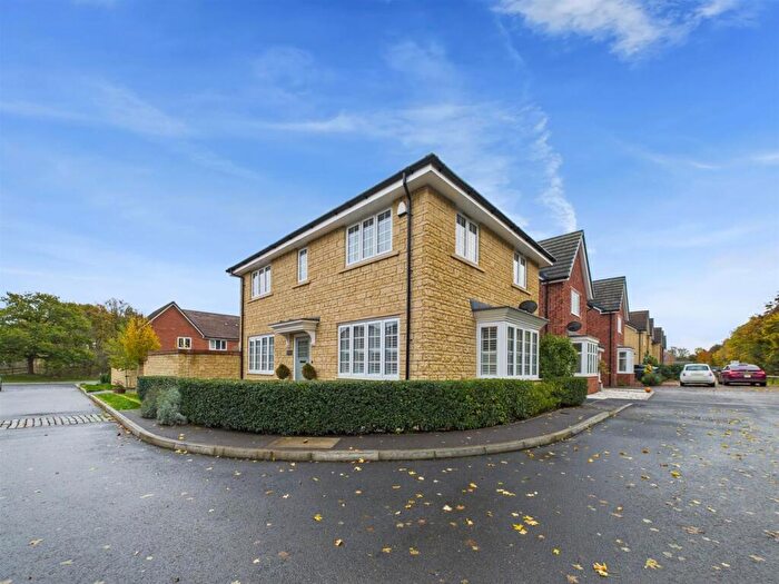 4 Bedroom Detached House For Sale In Haywain Halt, Chippenham, SN14