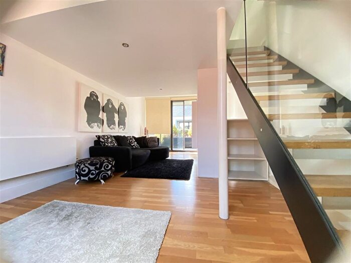 2 Bedroom Property To Rent In Laburnum Street, Salford, M6