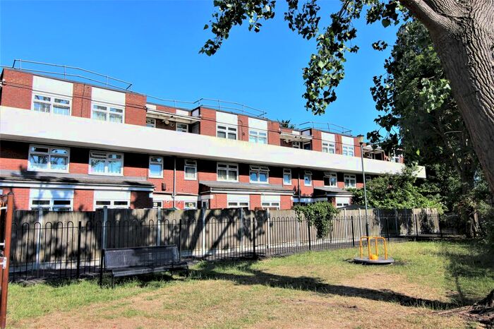 1 Bedroom Flat To Rent In Haslemere Court, Holmleigh Road Estate, London, N16