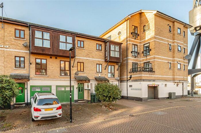 3 Bedroom Terraced House For Sale In Hardy Avenue, London, E16