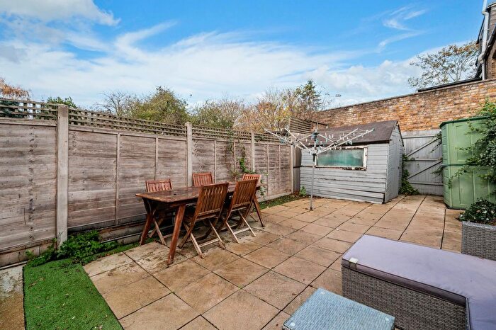 4 Bedroom Property For Sale In Hamilton Road, Brentford, TW8