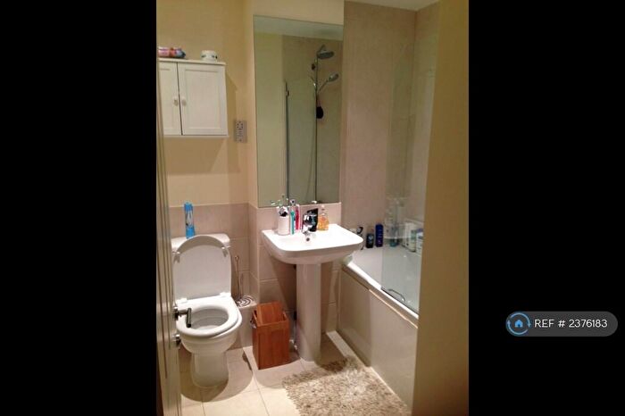 2 Bedroom Flat To Rent In Church Road, Leatherhead, KT22