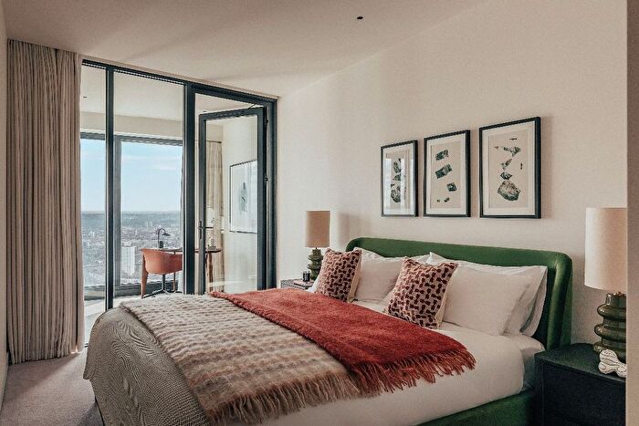 2 Bedroom Flat To Rent In River Park Tower, Nine Elms Lane, London, SW8